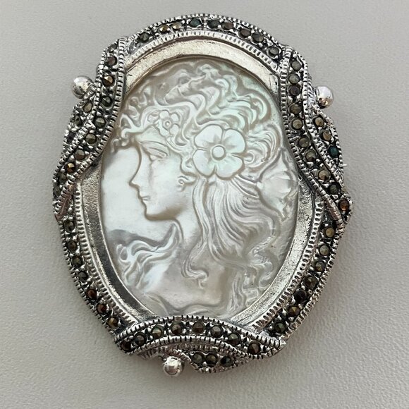 Mother of pearls & Marcasite Cameo brooch 925 Sterling Silver - Picture 1 of 10
